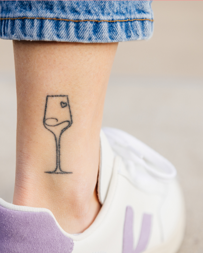 Weinglas als Tatoo
