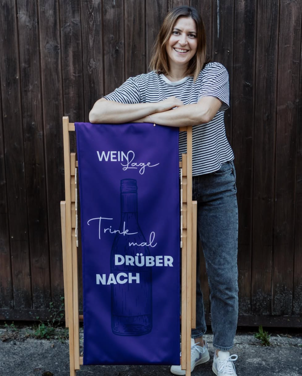 Lisa Riecker mit Weinlage Liegestuhl 